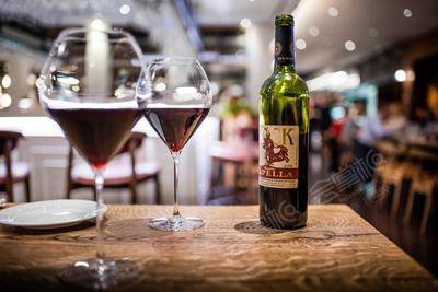 Budapest Marriott HotelDNB Budapest - Red Wine Selection / Bock - Capella
